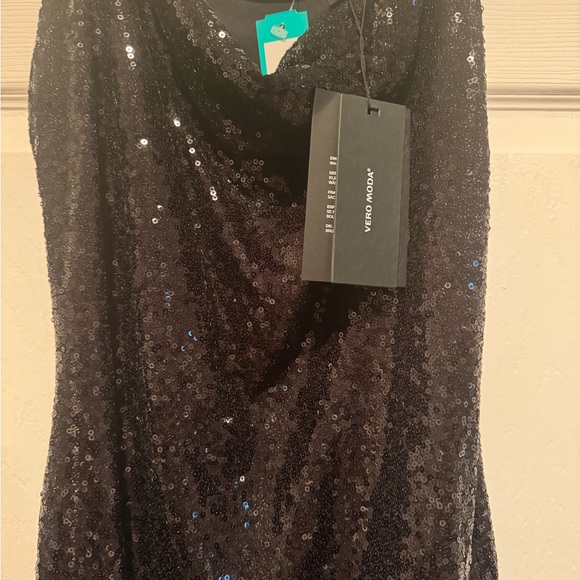 Vero Moda Black Sequin Short Dress - New with tags - Picture 4 of 4